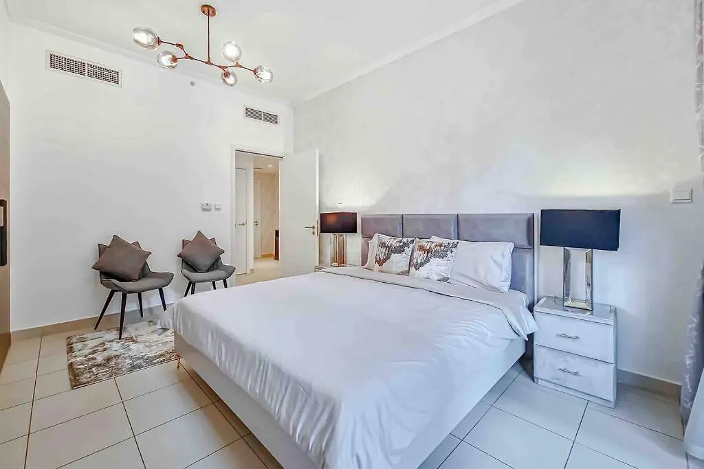 Chic Park Condo At Dubai Mall With Pool, Gym, Squash Courts, Games Room & Mini Theatre! 0*,