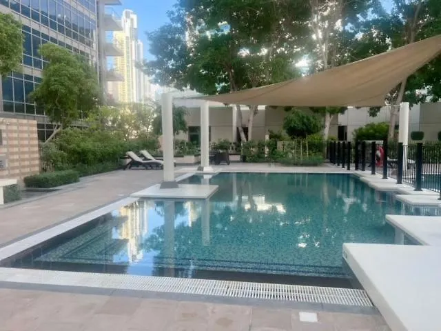 Chic Park Condo At Dubai Mall With Pool, Gym, Squash Courts, Games Room & Mini Theatre!