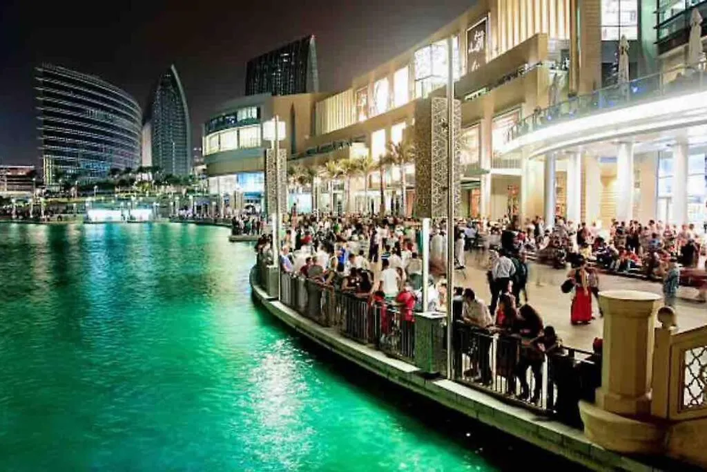 Chic Park Condo At Dubai Mall With Pool, Gym, Squash Courts, Games Room & Mini Theatre! 0*,