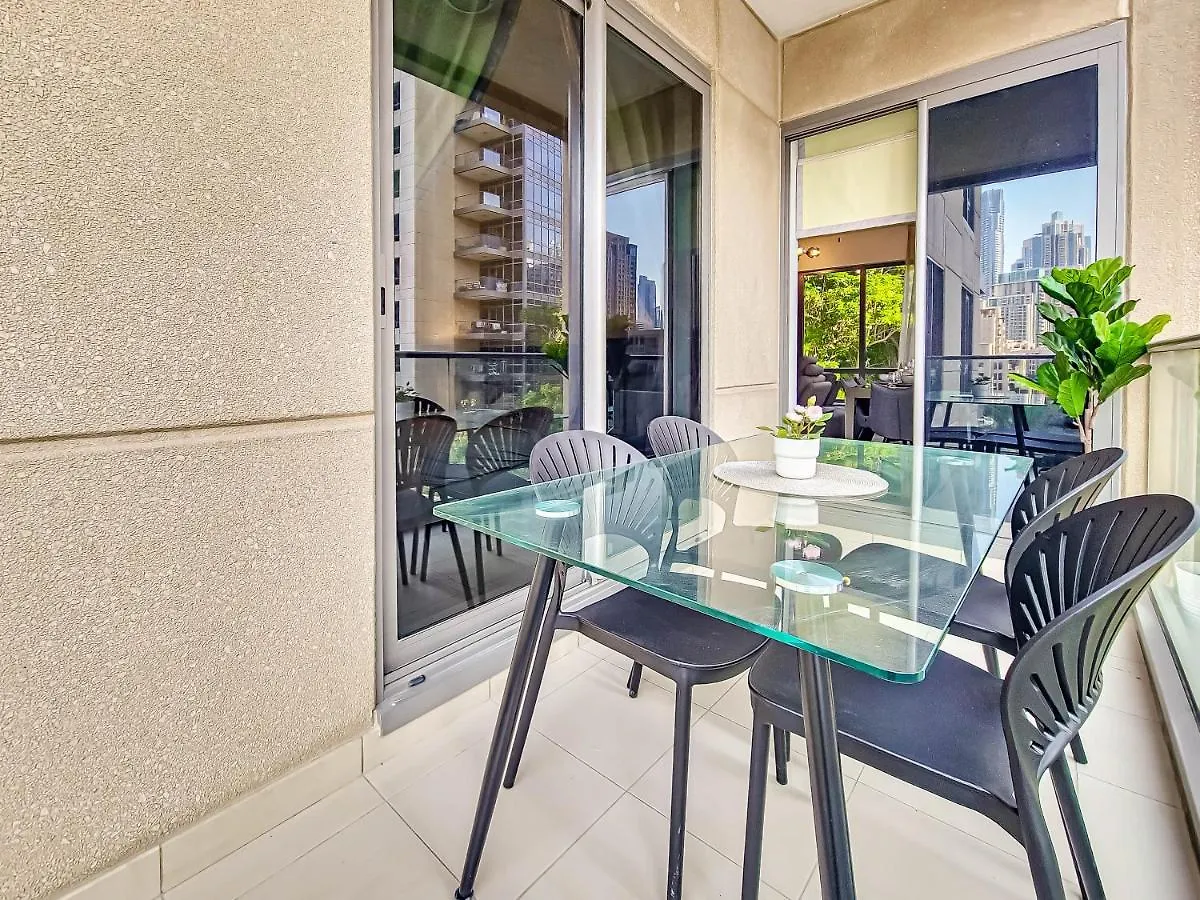 Chic Park Condo At Dubai Mall With Pool, Gym, Squash Courts, Games Room & Mini Theatre! 0*,  아랍에미리트
